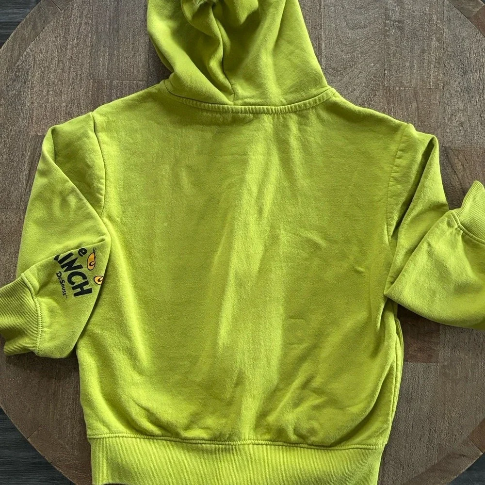 Children's The Grinch zip-up hoodie Medium (8)